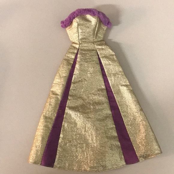 BARBIE BUNDLE: Barbie gowns Set 3 - Picture 4 of 4